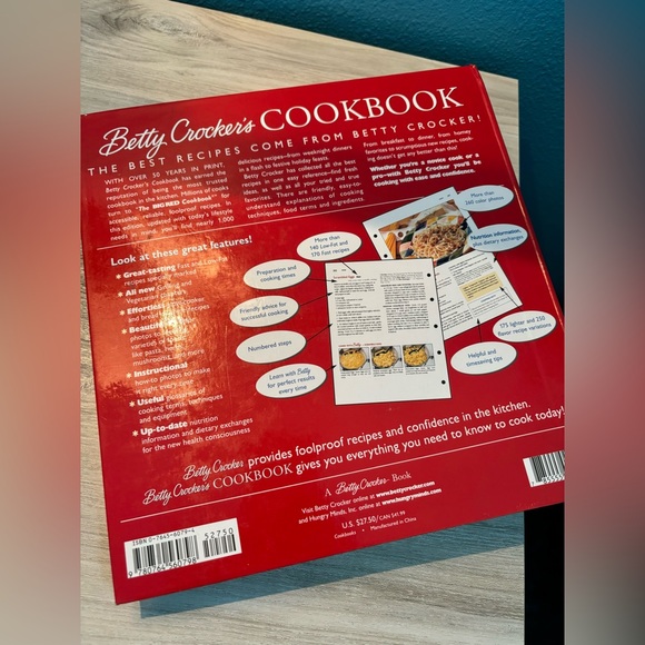 Betty Crocker recipe cookbook - Picture 3 of 4